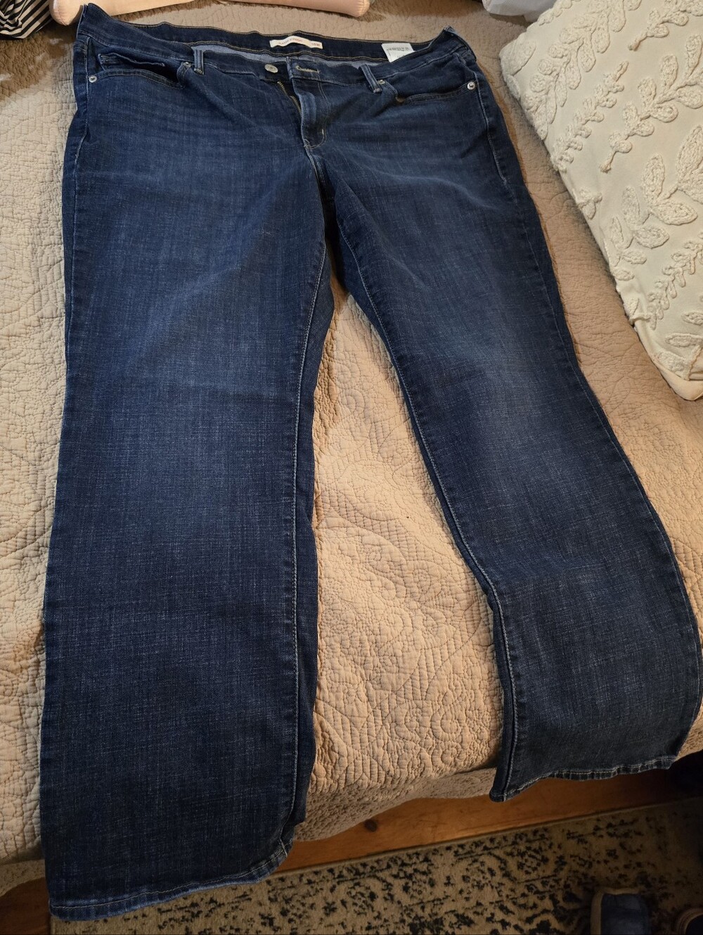 Dark Blue Levis Women's Classic Straight-Leg Jeans 18w